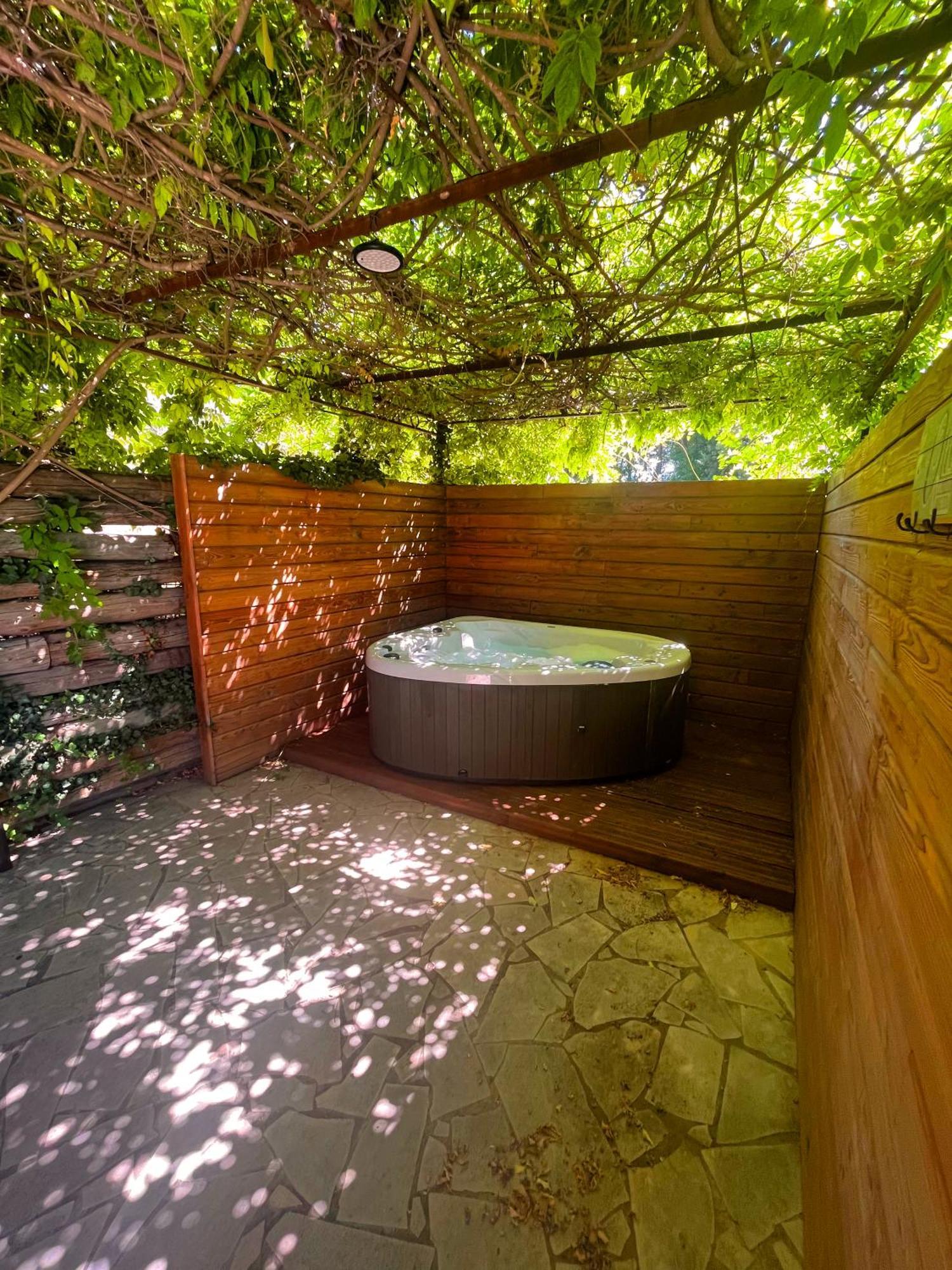 Domaine Amourella Aparthotel Lambesc Habitación foto