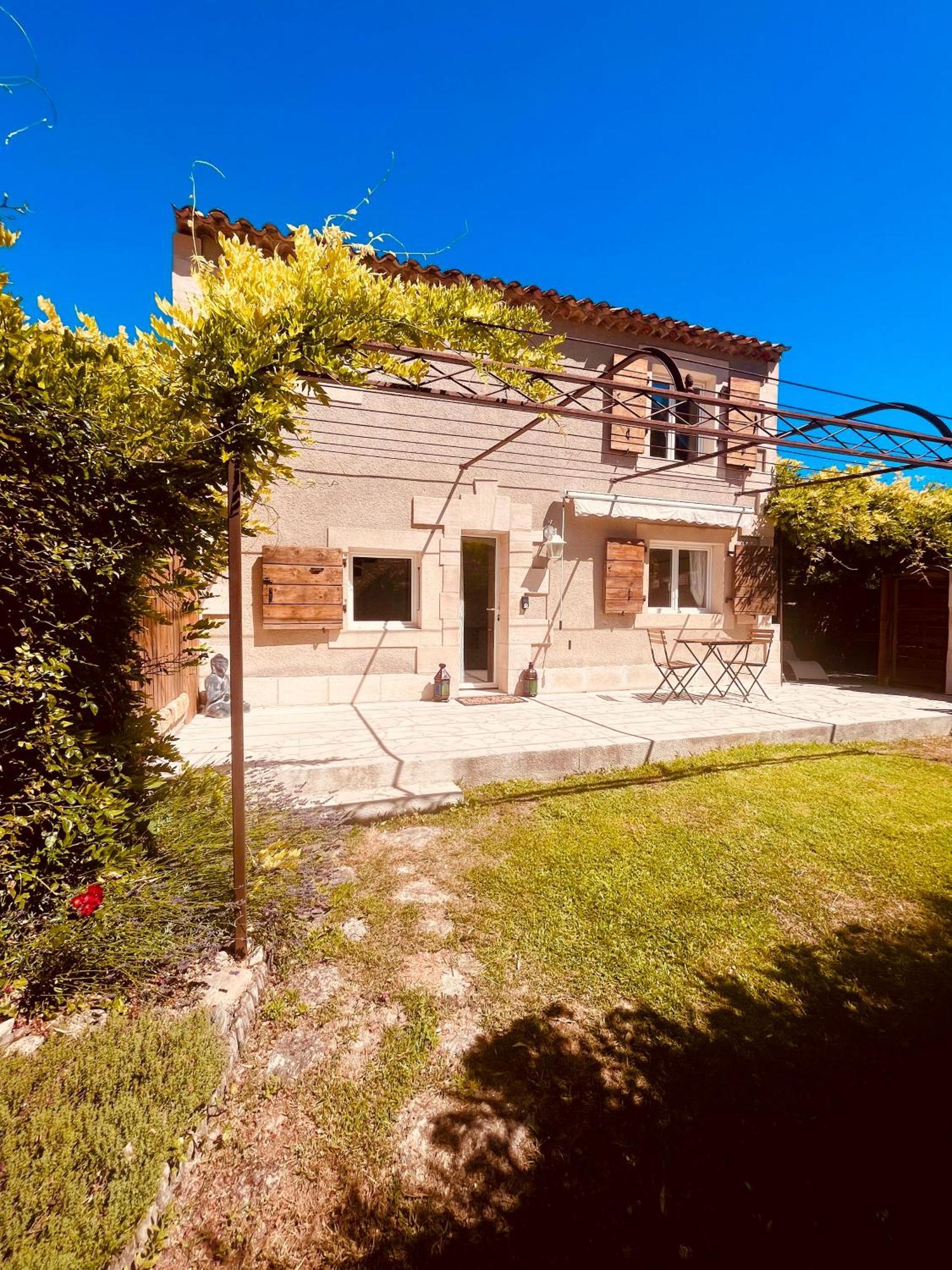 Domaine Amourella Aparthotel Lambesc Habitación foto