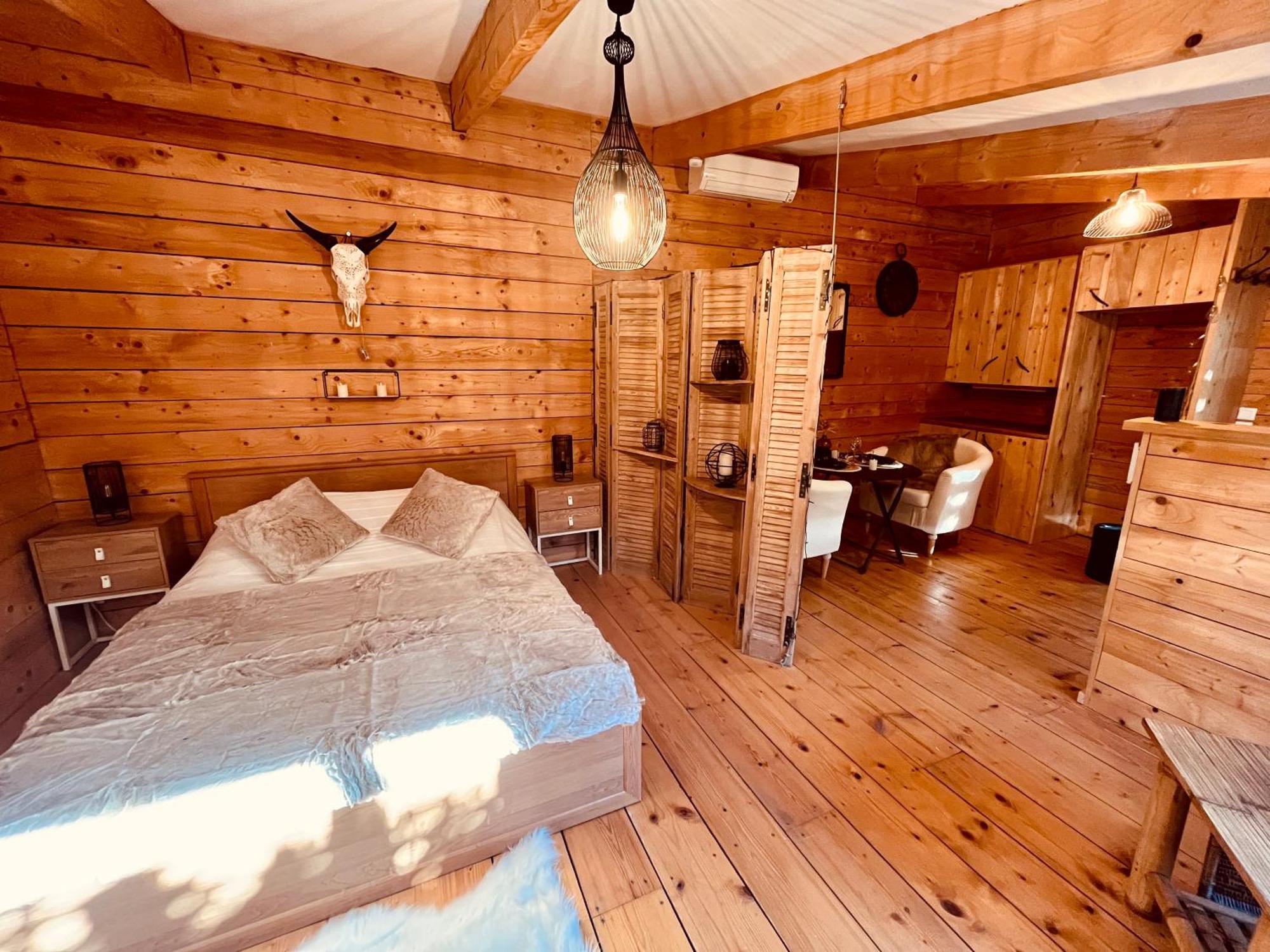 Domaine Amourella Aparthotel Lambesc Habitación foto